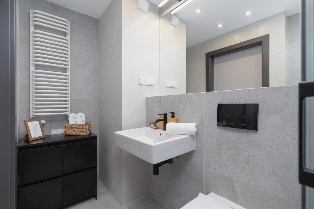 Apartment Exquisite Zablocie 19a By Renters Prestige Krakau